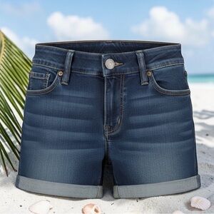 Denizen Levi shorts 🩳 Size 6/29 💗